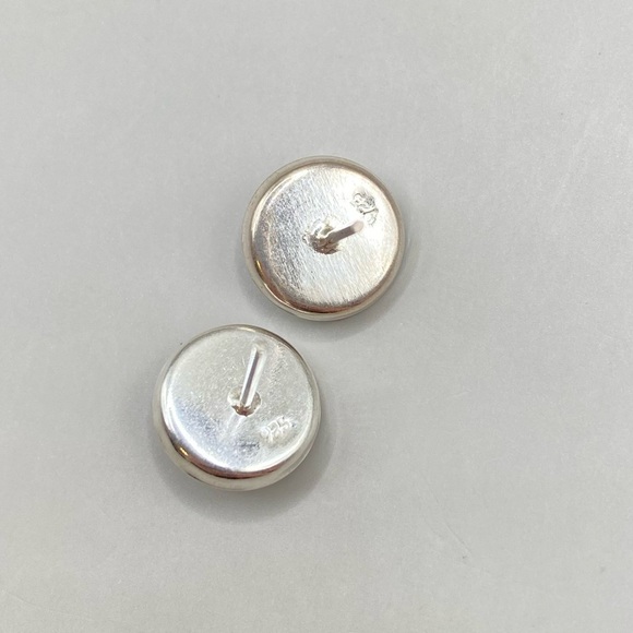 Sterling Silver Green Gemstone Earrings - Picture 4 of 4